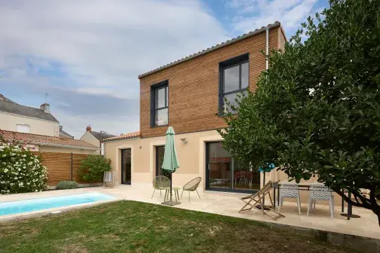 vue-exterieure-surelevation-ossature-bois-vertou