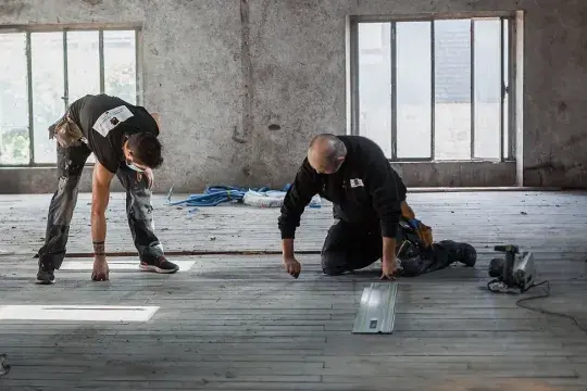 salaries-travail-renovation-parquet-projet-renovation-nantes