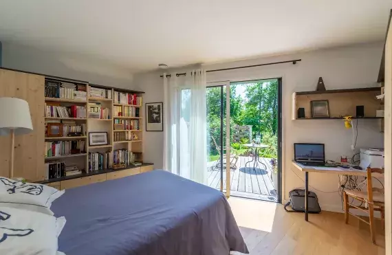 chambre-espace-bibliotheque-espace-bureau-maison-ossature-bois-bouguenais