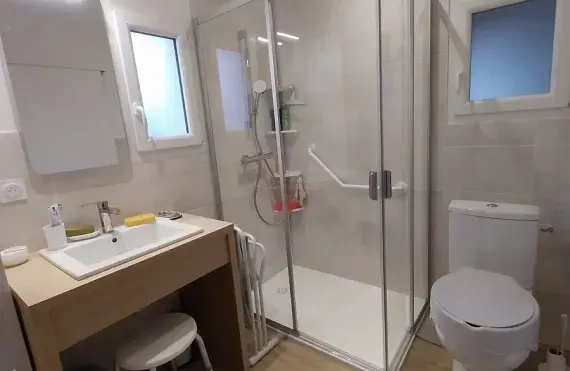 salle de bains adaptée et accessible pornic