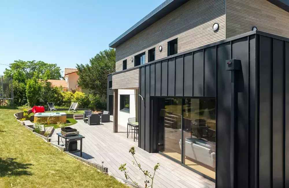 maison-ossature-bois-decroche-piece-de-vie-terrasse-saint-brevin