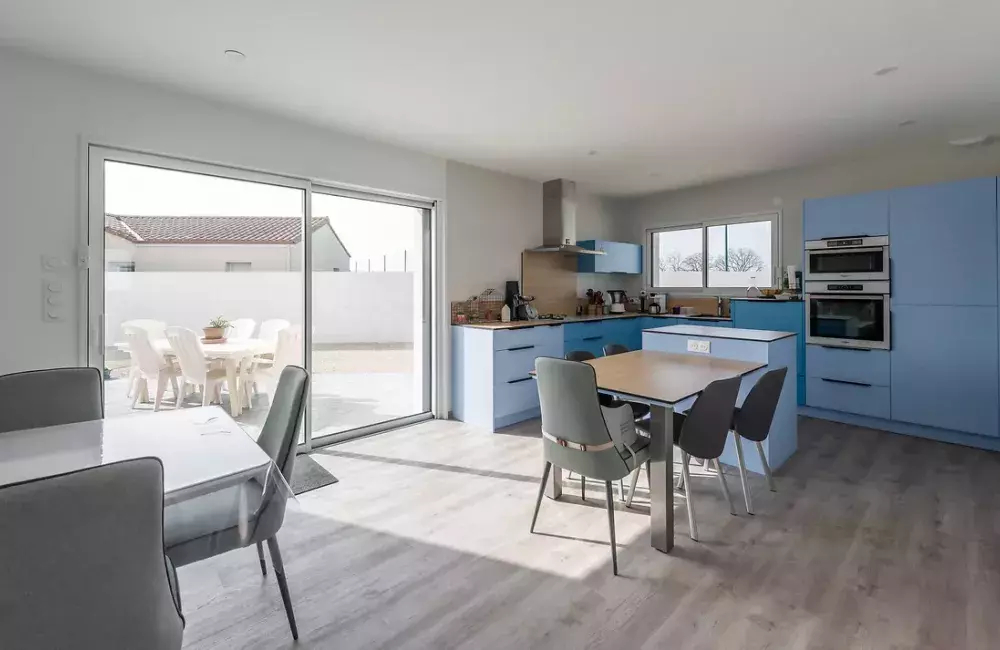 sejour-maison-sur-mesure-brique-chauve