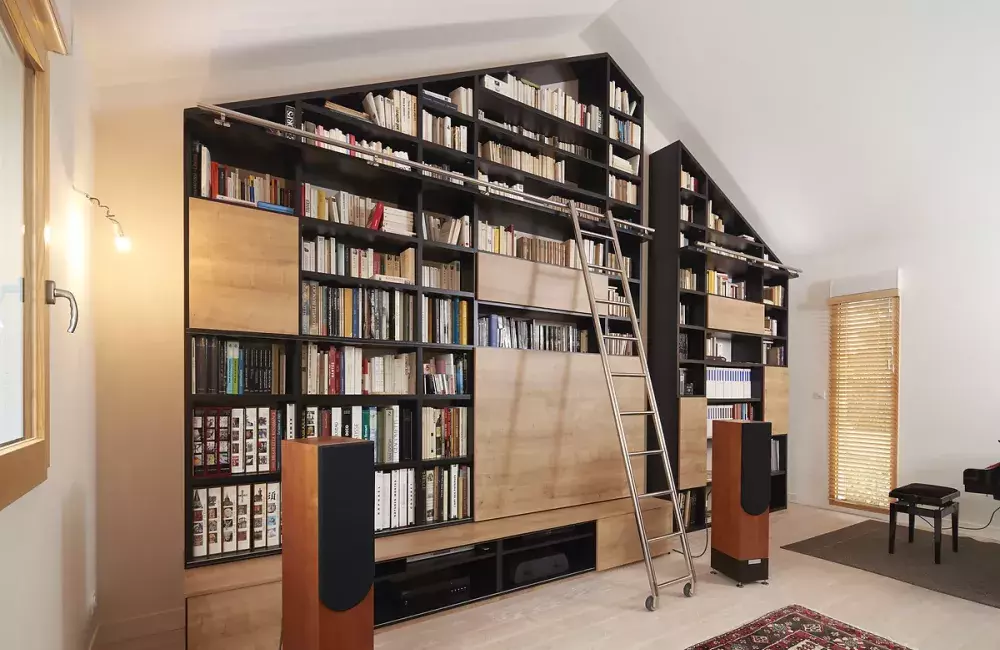 bibliothèque-sur-mesure-echelle-integree-bouguenais