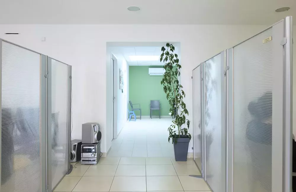 vue-interieure-cabinet-medical-brique-saint-philbert-de-grand-lieu