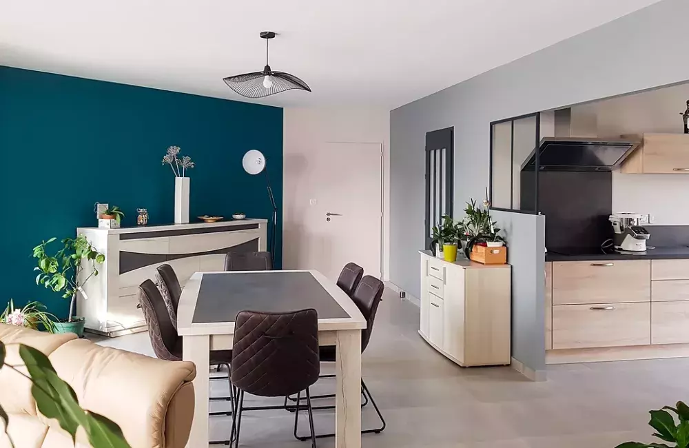 salon-cuisine-ouverte-maison-individuelle-sainte-pazanne