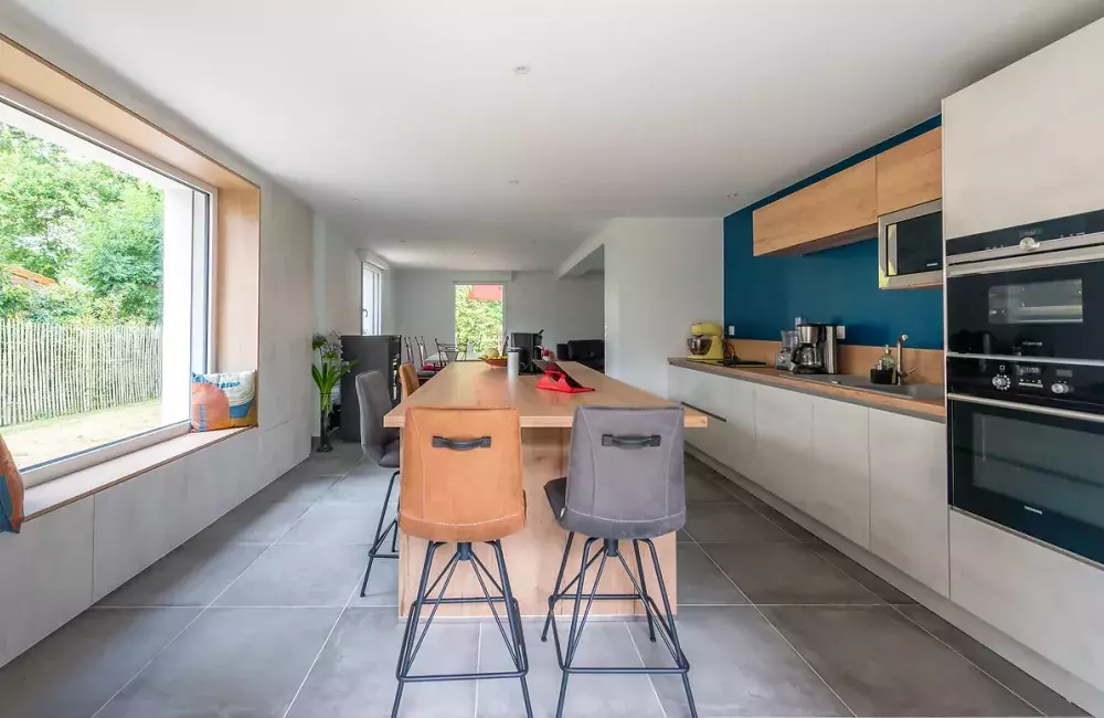 cuisine-rangement-sur-mesure-renovation-interieure-chaumes-en-retz
