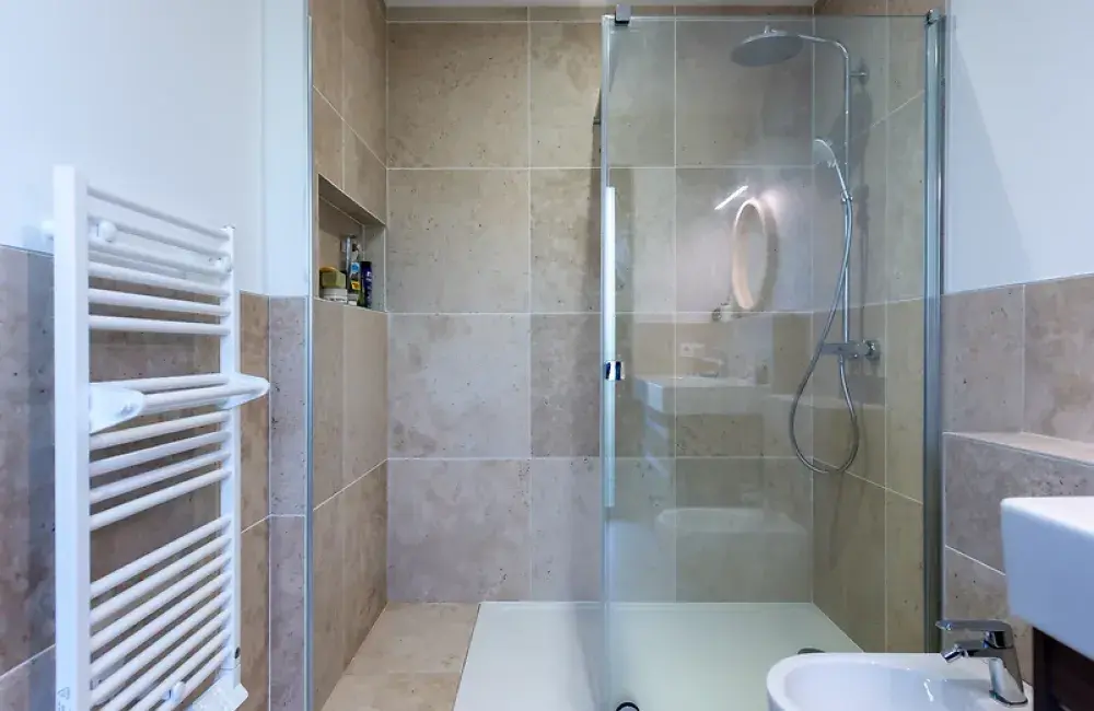 salle de bains douche meuble sous vasque batz sur mer