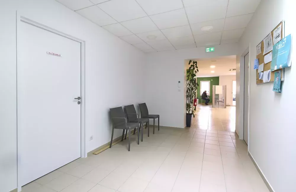 vue-interieure-cabinet-medical-brique-saint-philbert-de-grand-lieu