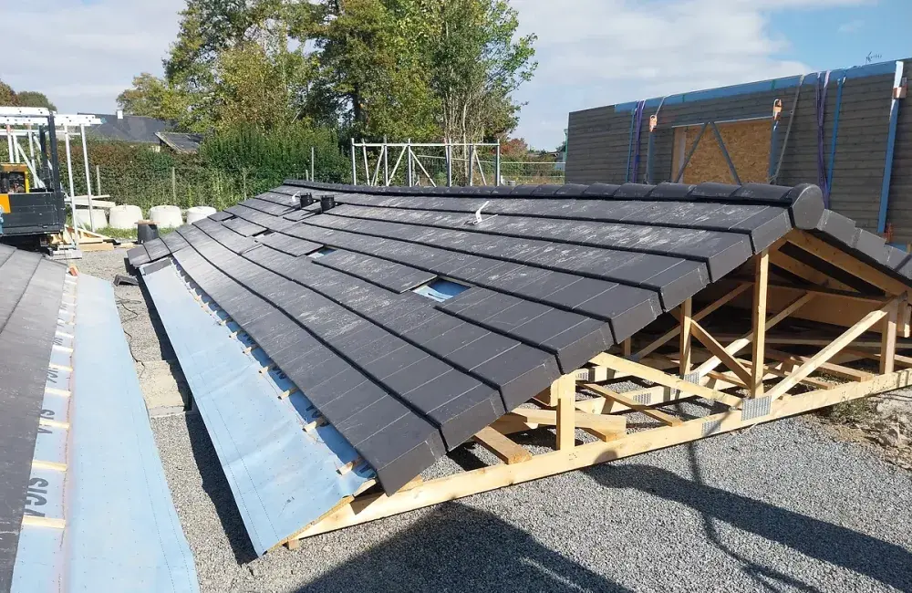 Fermettes au sol avec tuiles posées