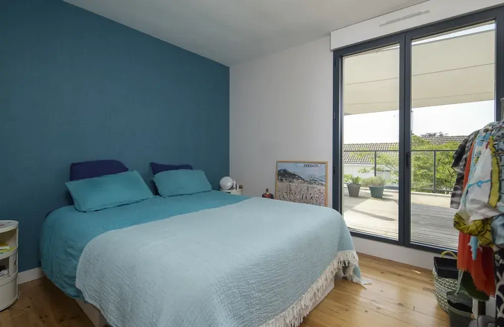 chambre avec vue terrasse extension ossature bois saint nazaire