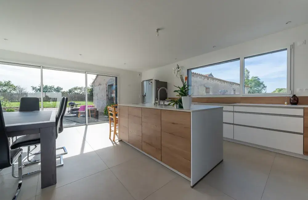 extension-ossature-bois-ilot-central-baie-vitree-3-vantaux-sainte-pazanne