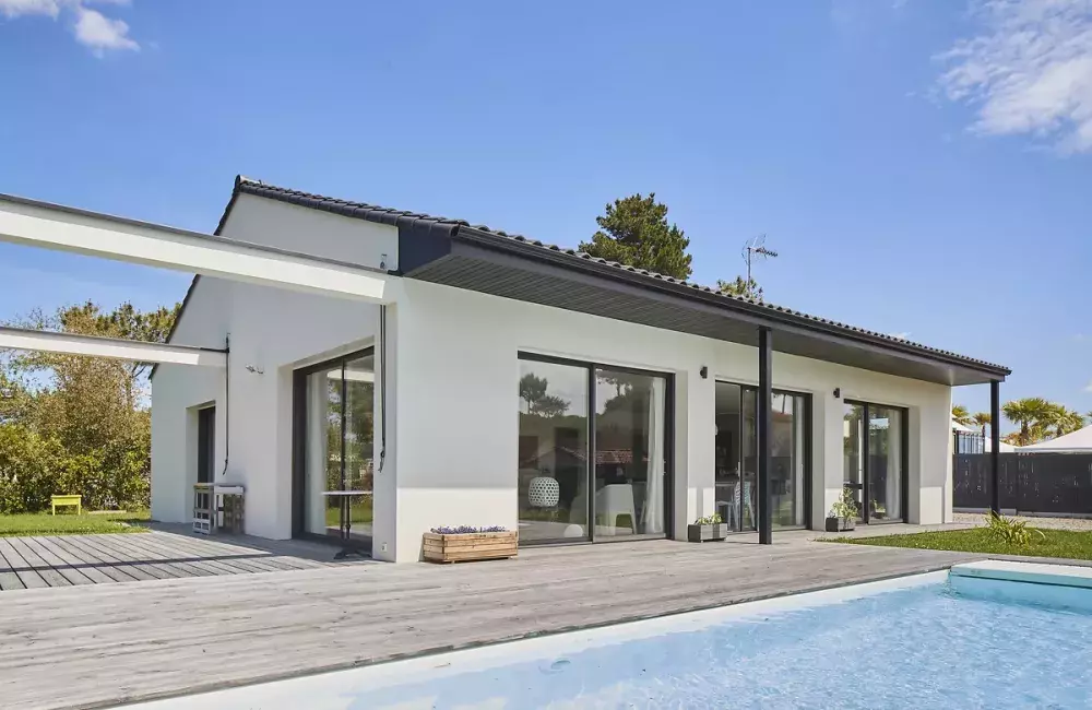 vue-ensemble-maison-sur-mesure-piscine-saint-brevin-les-pins