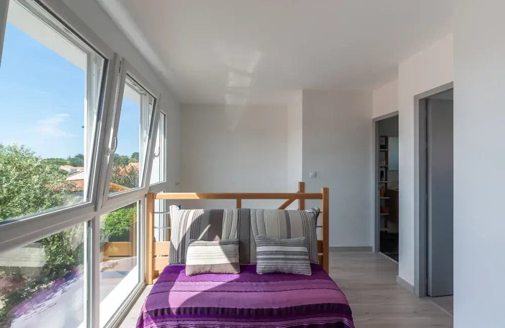 surelevation-ossature-bois-espace-detente-avec-3-fenetres-la-bernerie-en-retz