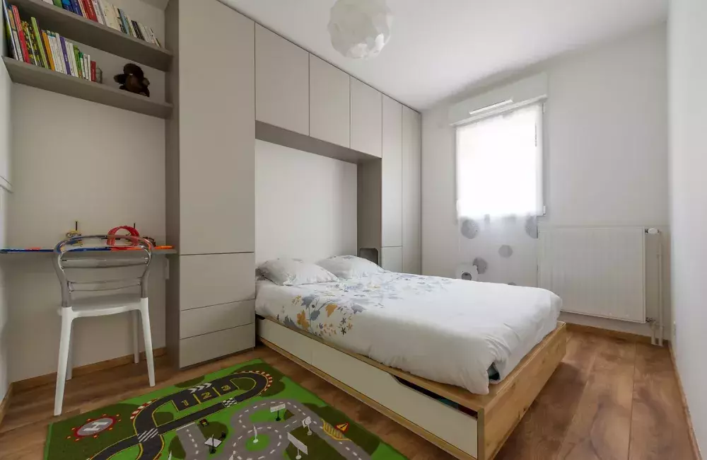 renovation-interieure-agencement-appartement-lit-pont-mobilier-chambre-saint-sebastien-sur-loire