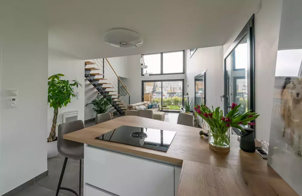 cuisine-ouverte-maison-sur-mesure-bois-carquefou